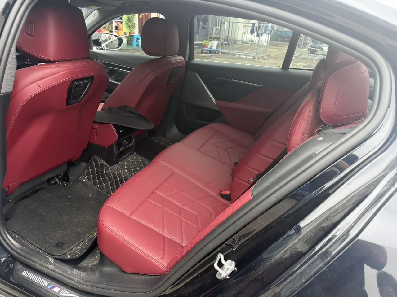 BMW 2025 i5 eDrive 35L M sports suit automatic gear 4