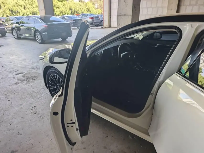 Bestune 2023 B70 1.5T enjoy automatic gear 5