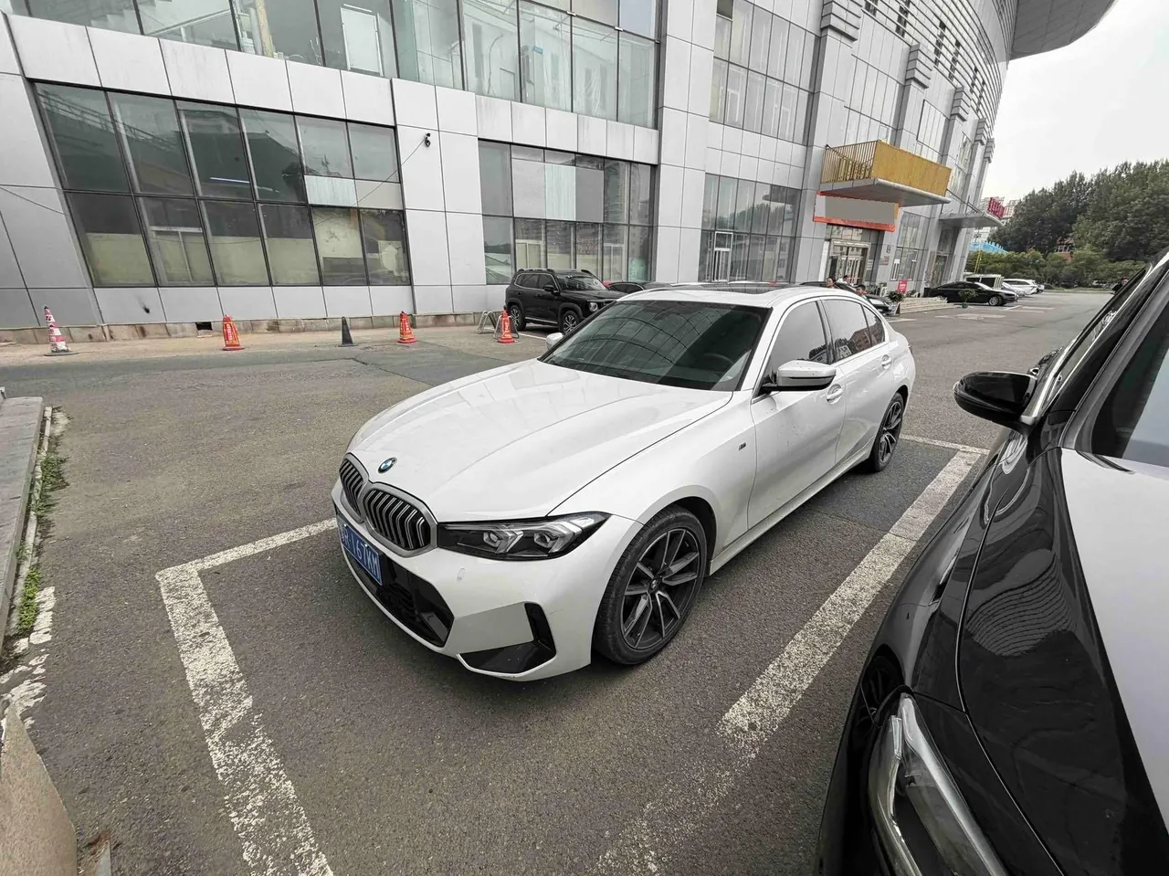 BMW 3 Series 2023 320Li 2.0T M Sports Suit Automatic Gear - View 1
