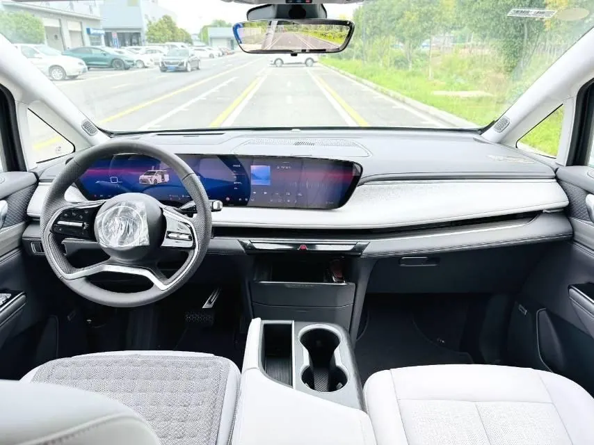 Buick 2025 GL8 ES Lu Zun 48V 2.0T Premium Edition Automatic Gear 7
