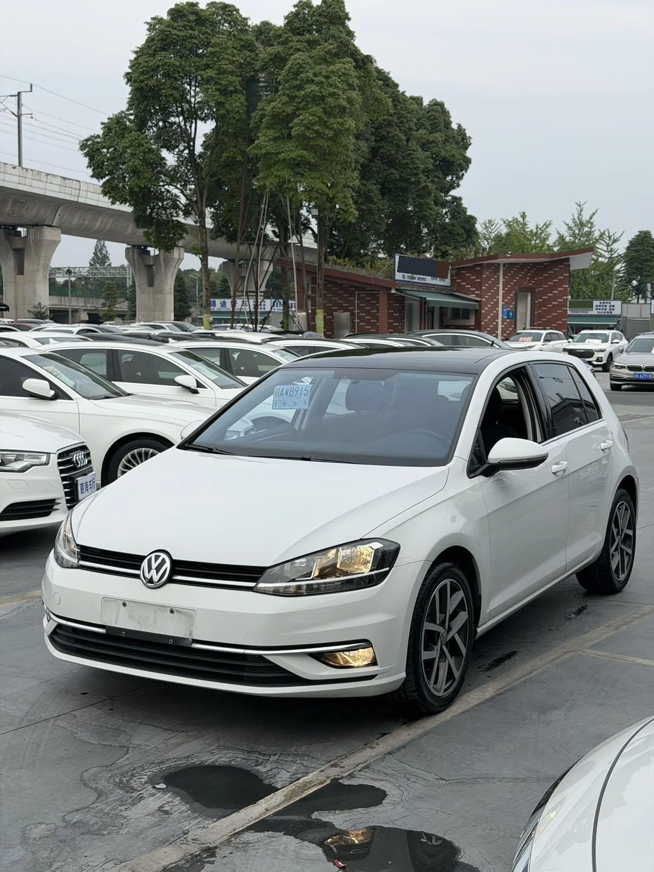 Volkswagen 2020 Golf 7 1.2TSI 200TSI Comfortable Automatic - View 1