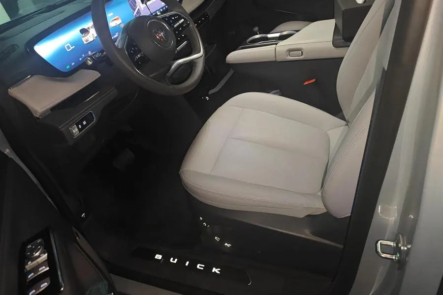 Buick 2025 GL8 ES Lu Zun 48V 2.0T Premium Edition Automatic Gear 4