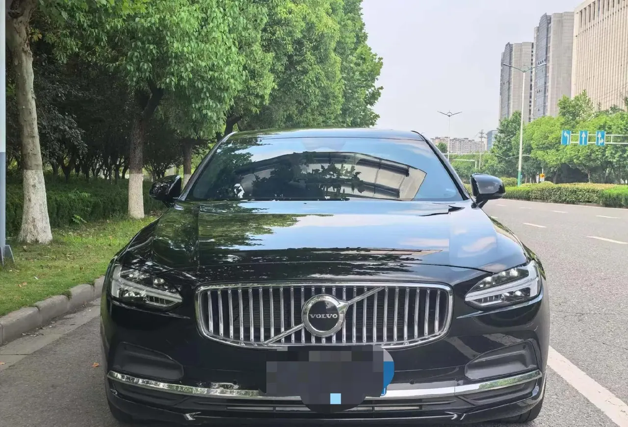 Volvo 2023 S90 48V 2.0T B5 Zhiyi Deluxe Edition Automatic Gear 2