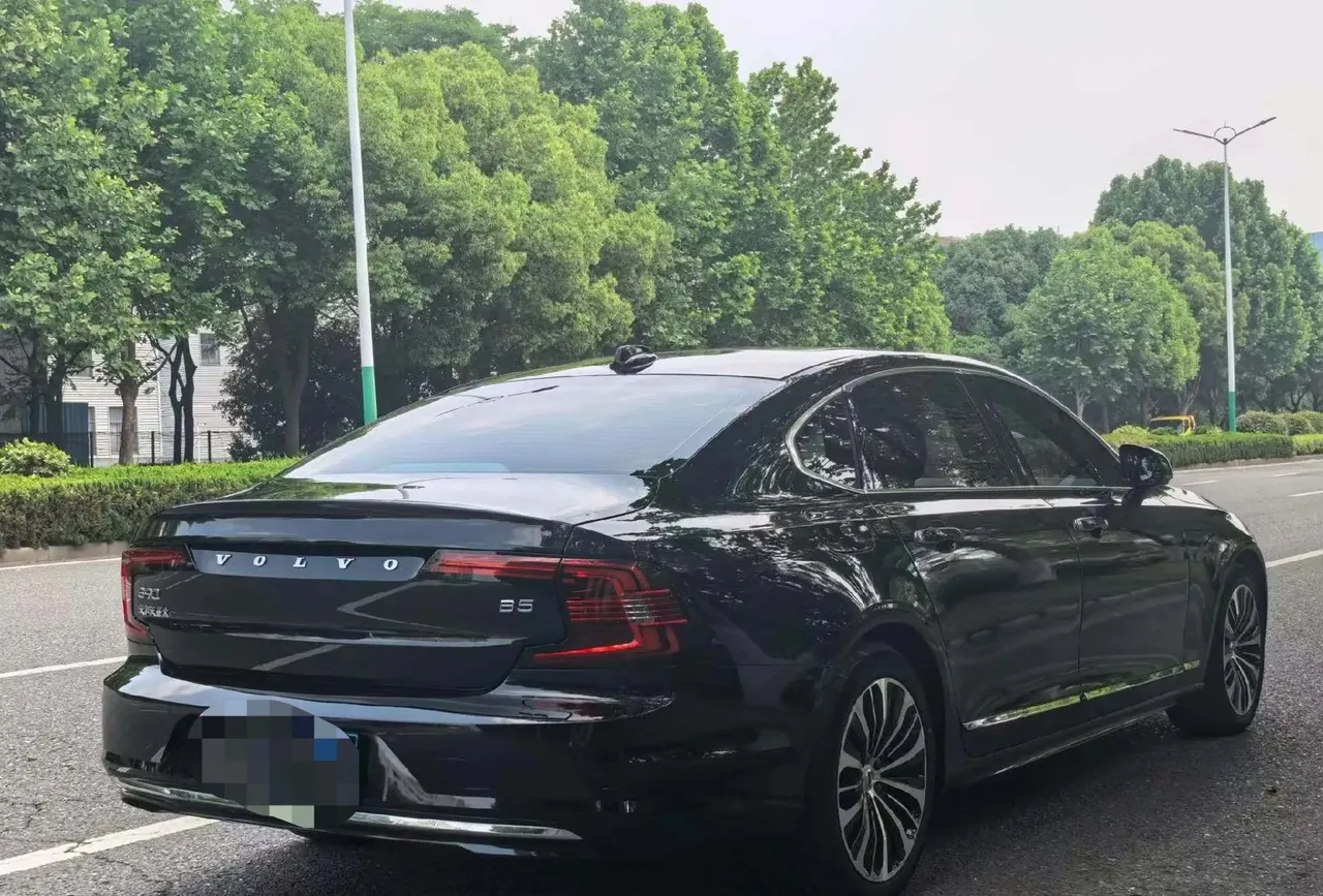Volvo 2023 S90 48V 2.0T B5 Zhiyi Deluxe Edition Automatic Gear 5