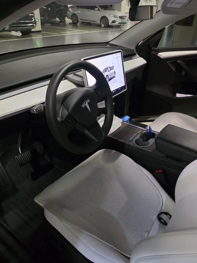 Tesla 2022 Model Y rear-wheel drive version automatic transmission 3