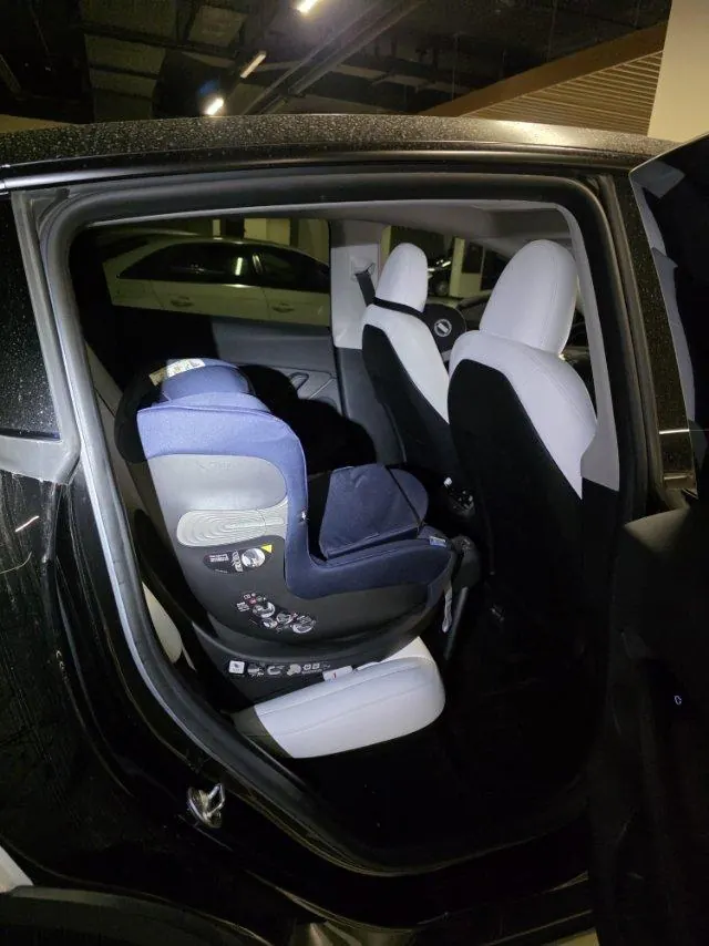 Tesla 2022 Model Y rear-wheel drive version automatic transmission 5