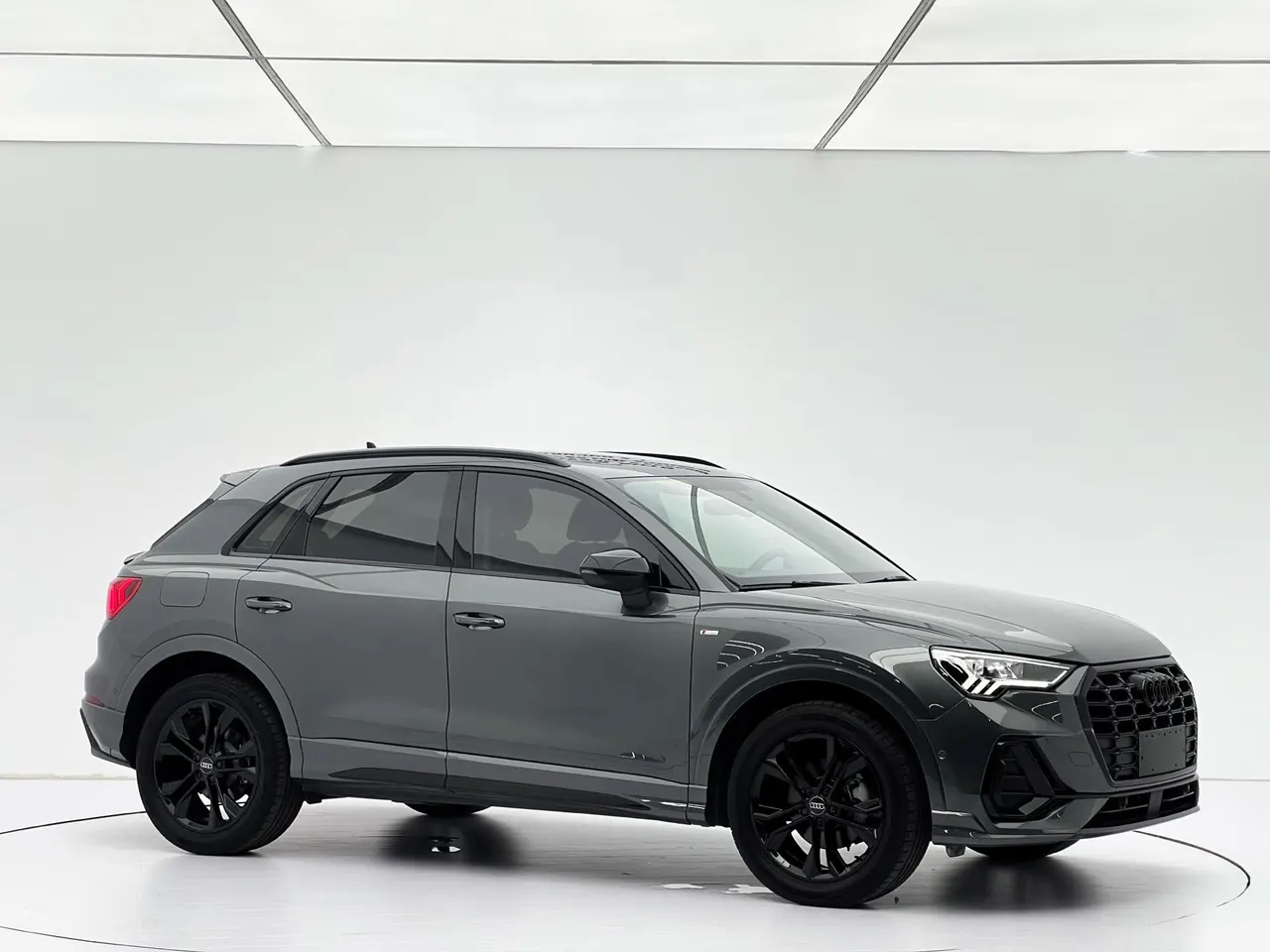 Audi 2023 Q3 1.4TFSI 35TFSI Fashion Dynamic Automatic 3