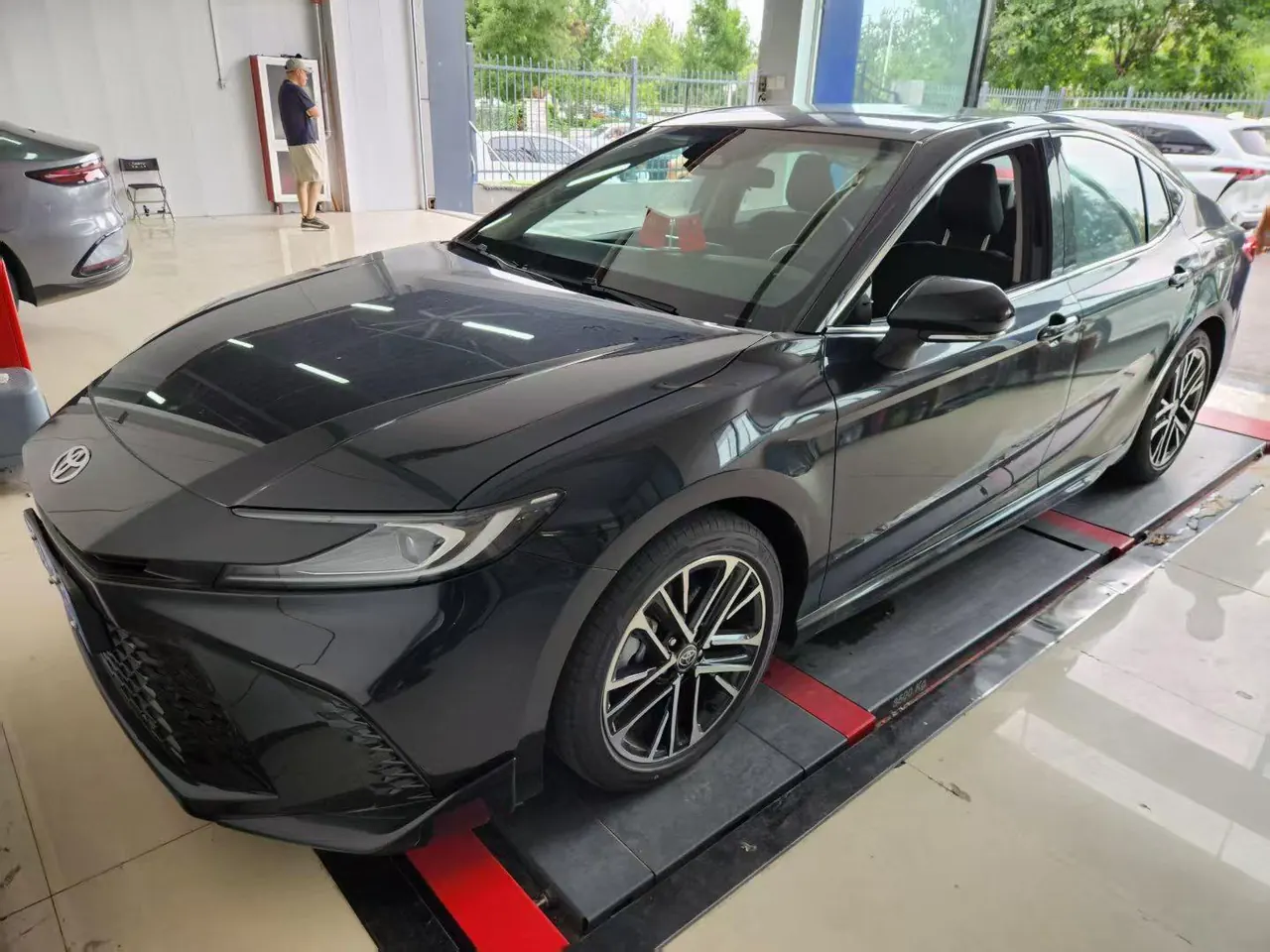 Open image lightbox: Toyota 2026 Camry Double Engine 2.0HSE Stepless Sports Lite Edition Automatic Gear
