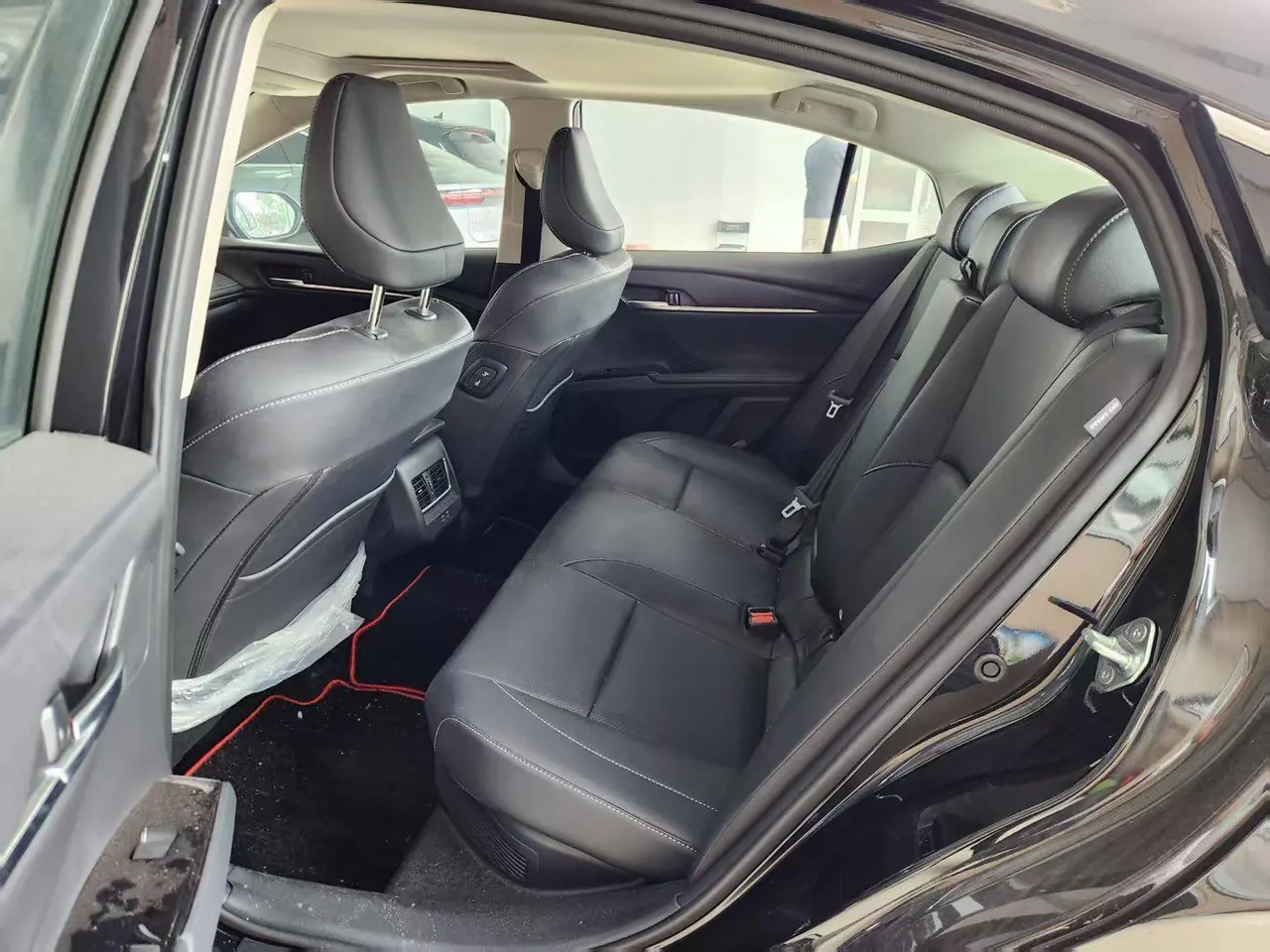 Toyota 2026 Camry Double Engine 2.0HSE Stepless Sports Lite Edition Automatic Gear 4