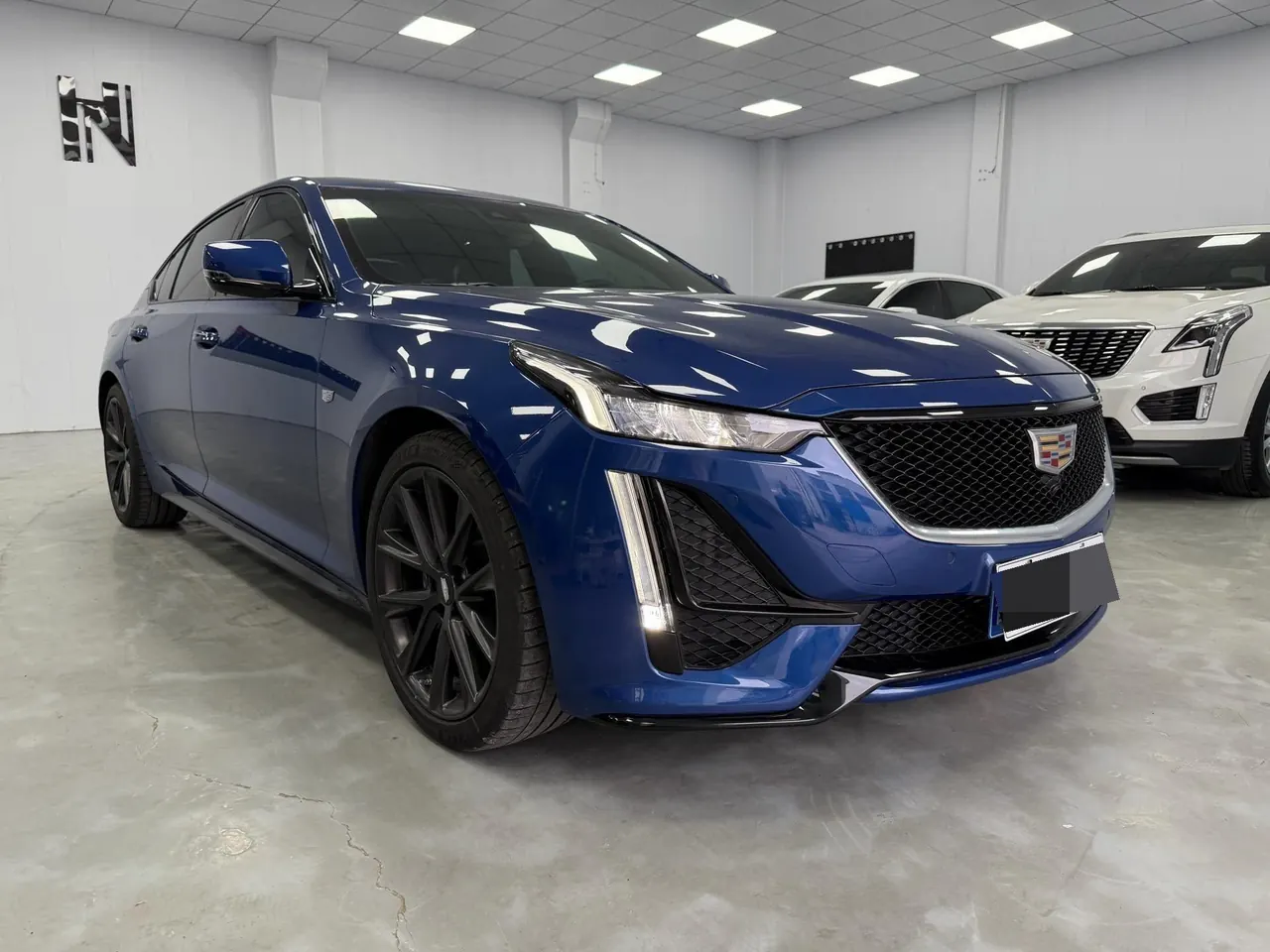 Cadillac 2020 CT5 2.0T 28T Platinum Sports Edition Automatic Gear 3