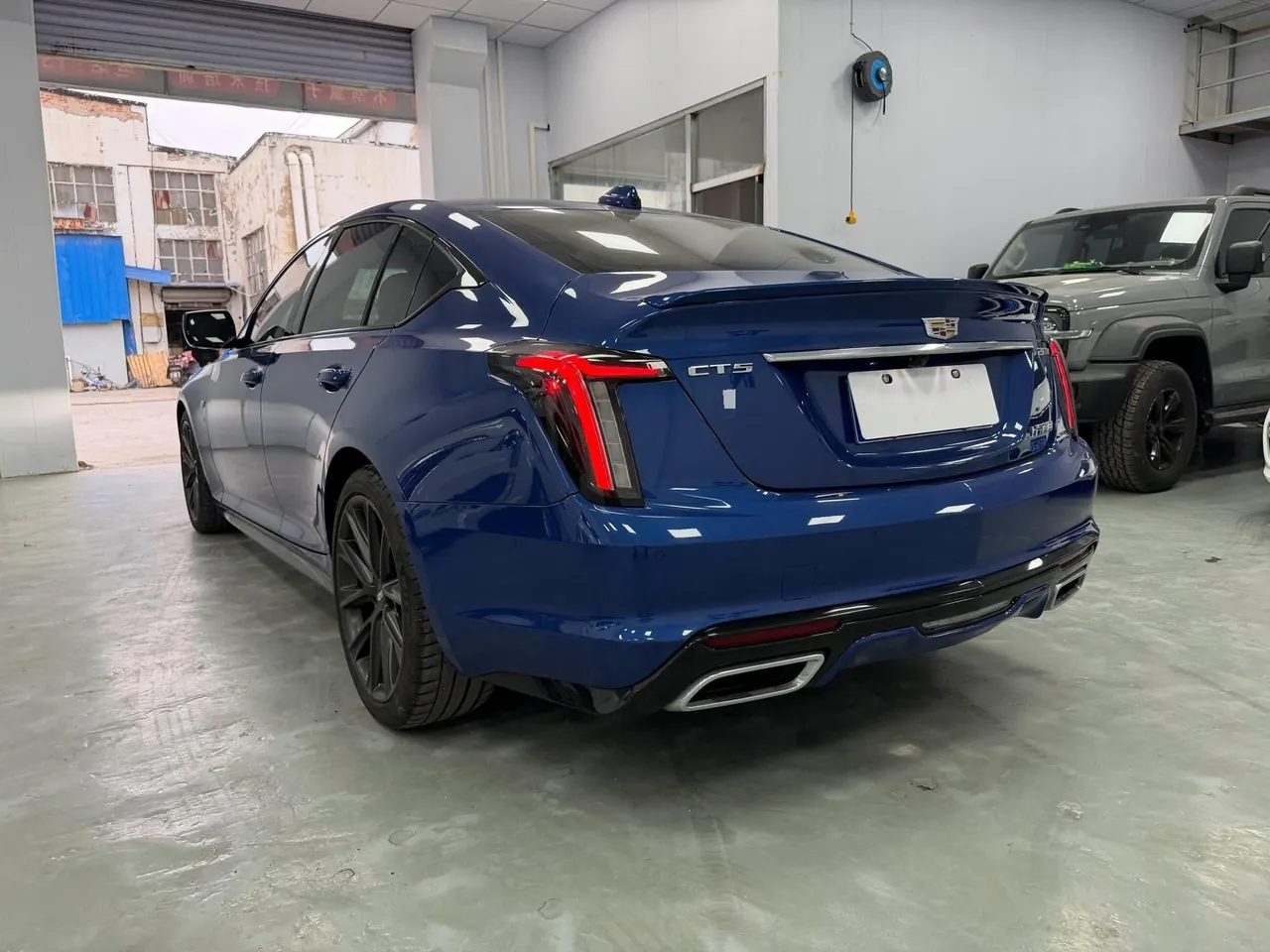 Cadillac 2020 CT5 2.0T 28T Platinum Sports Edition Automatic Gear 4