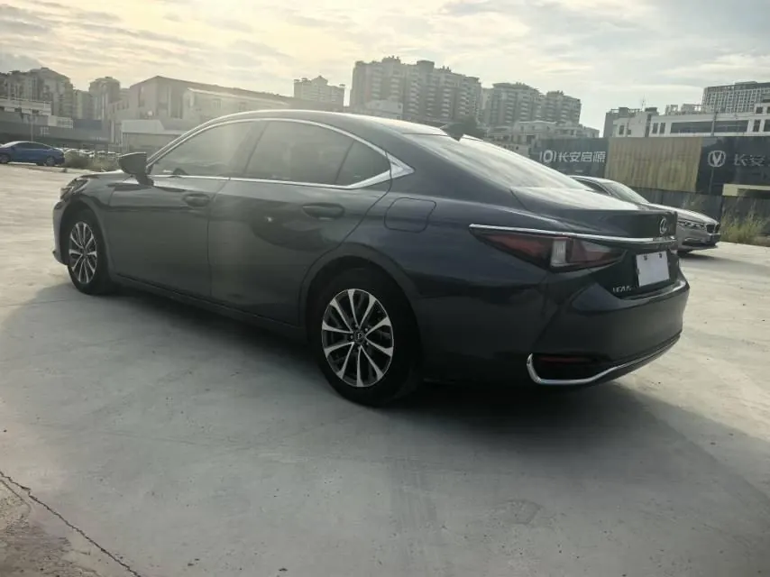 Lexus ES (Imported) 2023 ES200 2.0 Stepless Deluxe Edition Automatic Gear 7