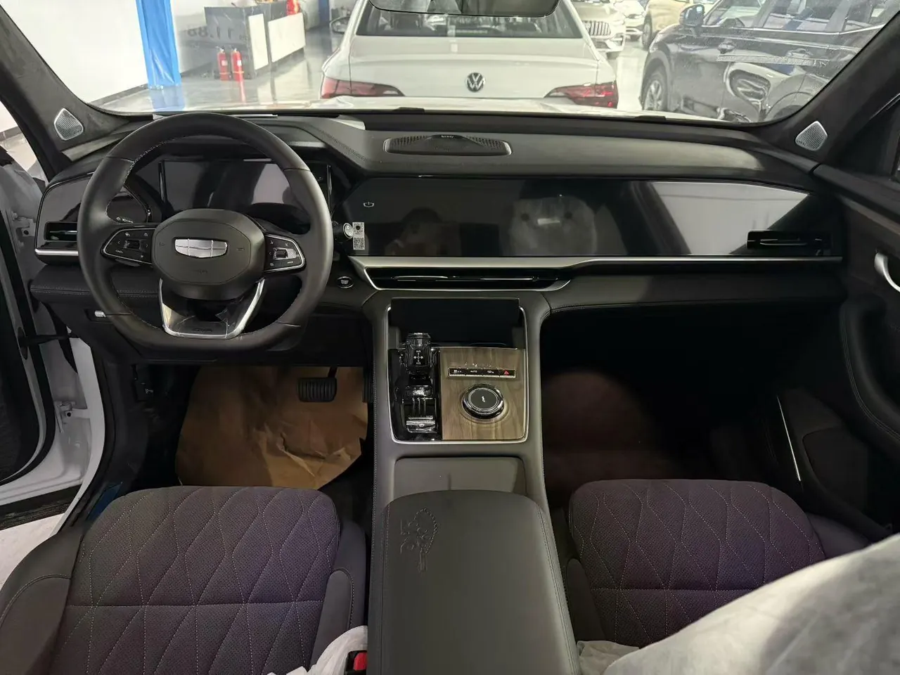 Geely 2025 XingyueL (Monjaro) 2.0TD Oriental Yao Star-Gazing Edition Automatic Transmission 3