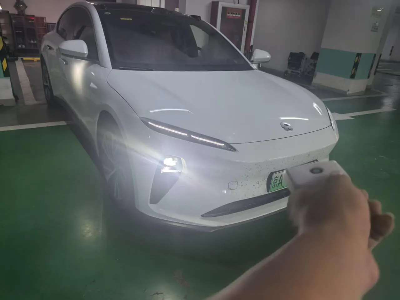 NIO 2022 ET5 75kWh automatic gear 2
