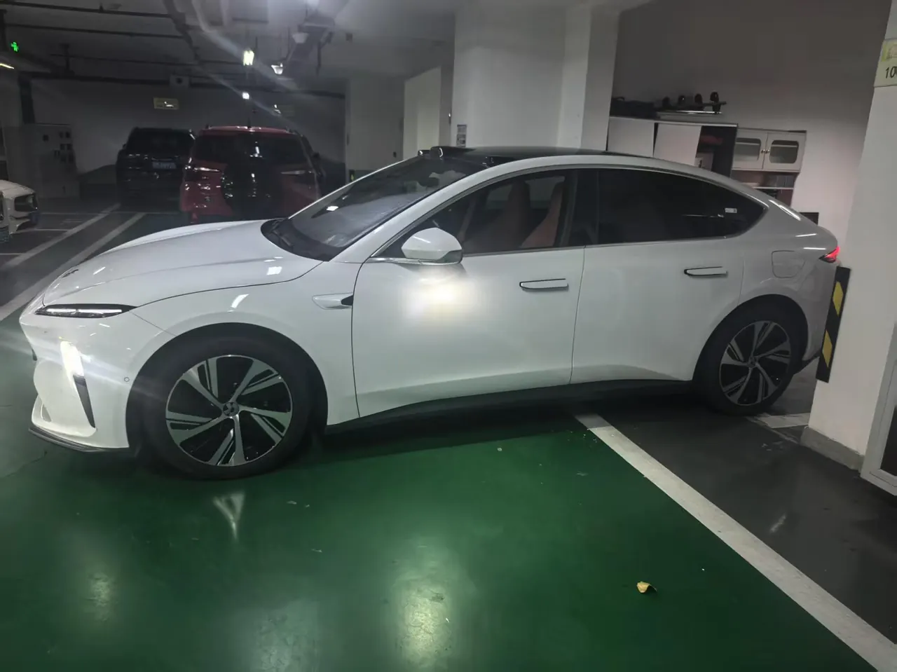 NIO 2022 ET5 75kWh automatic gear 3