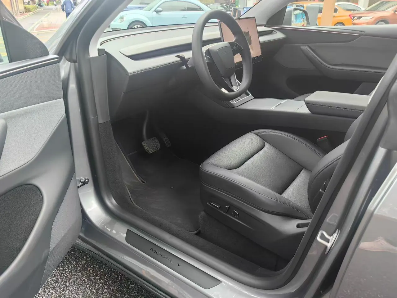 Tesla 2025 Model Y rear-wheel drive version automatic transmission 4