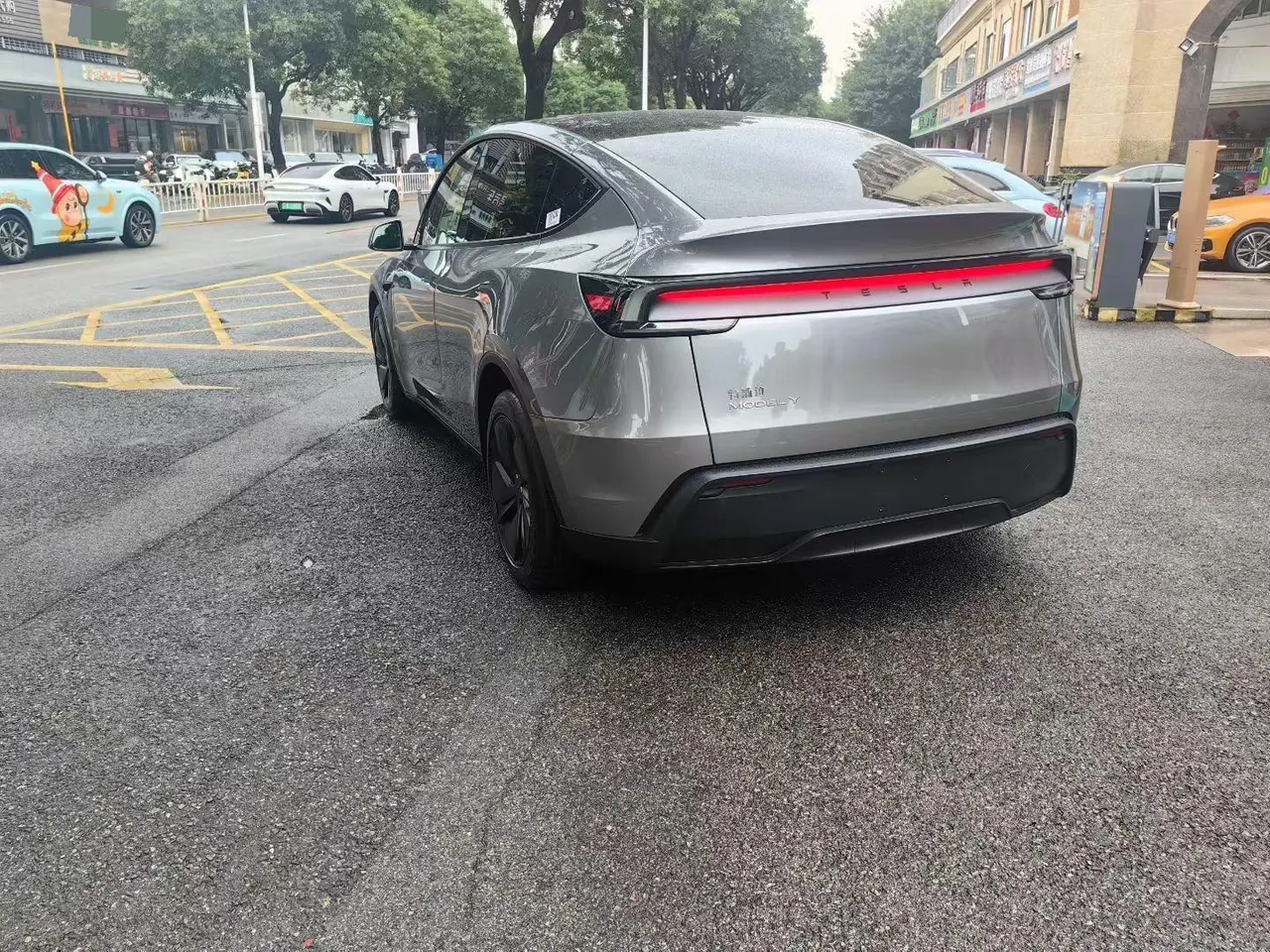 Tesla 2025 Model Y rear-wheel drive version automatic transmission 7