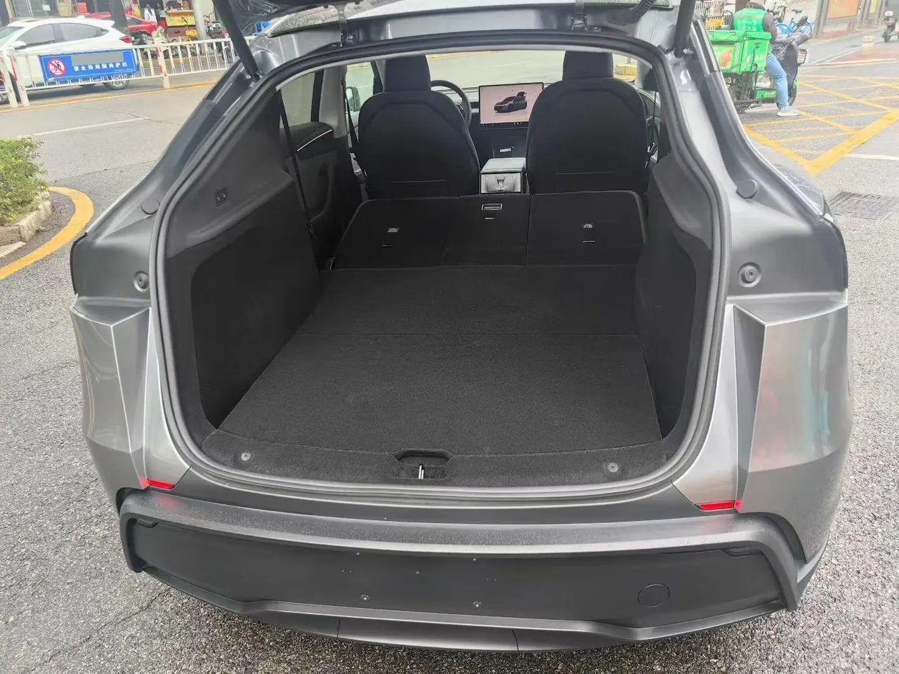 Tesla 2025 Model Y rear-wheel drive version automatic transmission 8