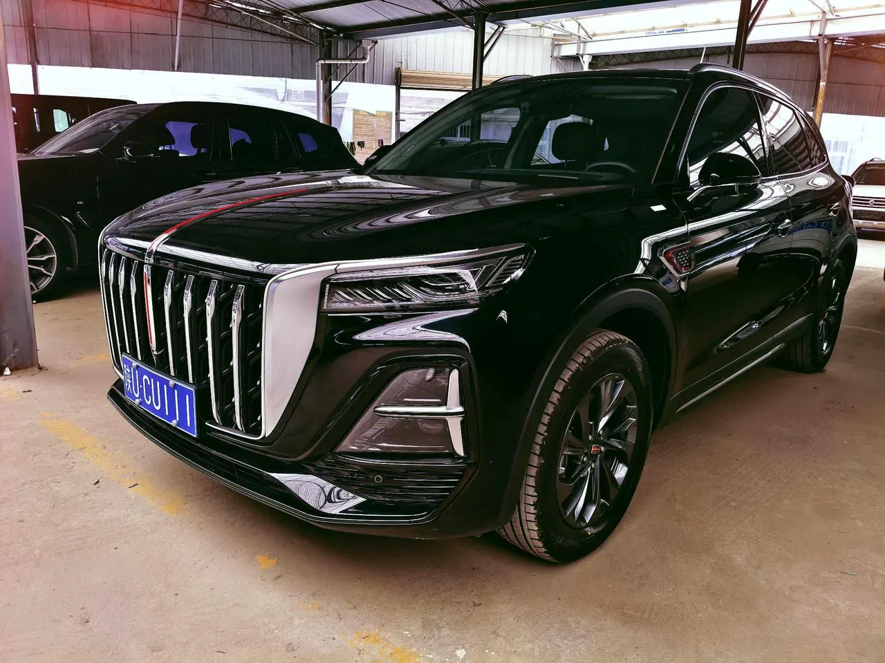 HongQi 2025 HS5 2.0T Two-Drive Flag Enjoy Pro Edition Automatic Gear - View 1