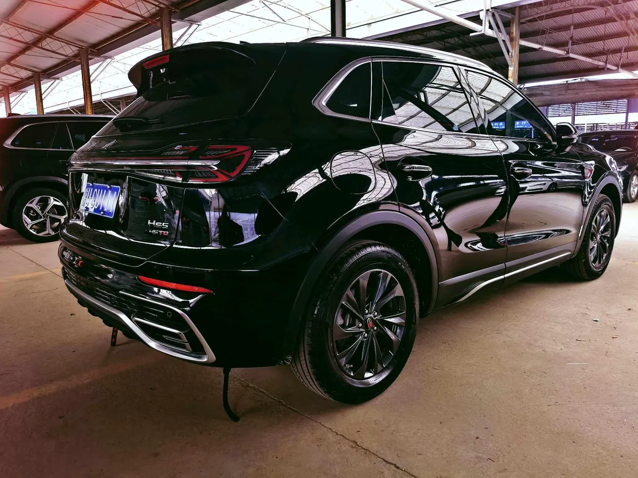 HongQi 2025 HS5 2.0T Two-Drive Flag Enjoy Pro Edition Automatic Gear 8