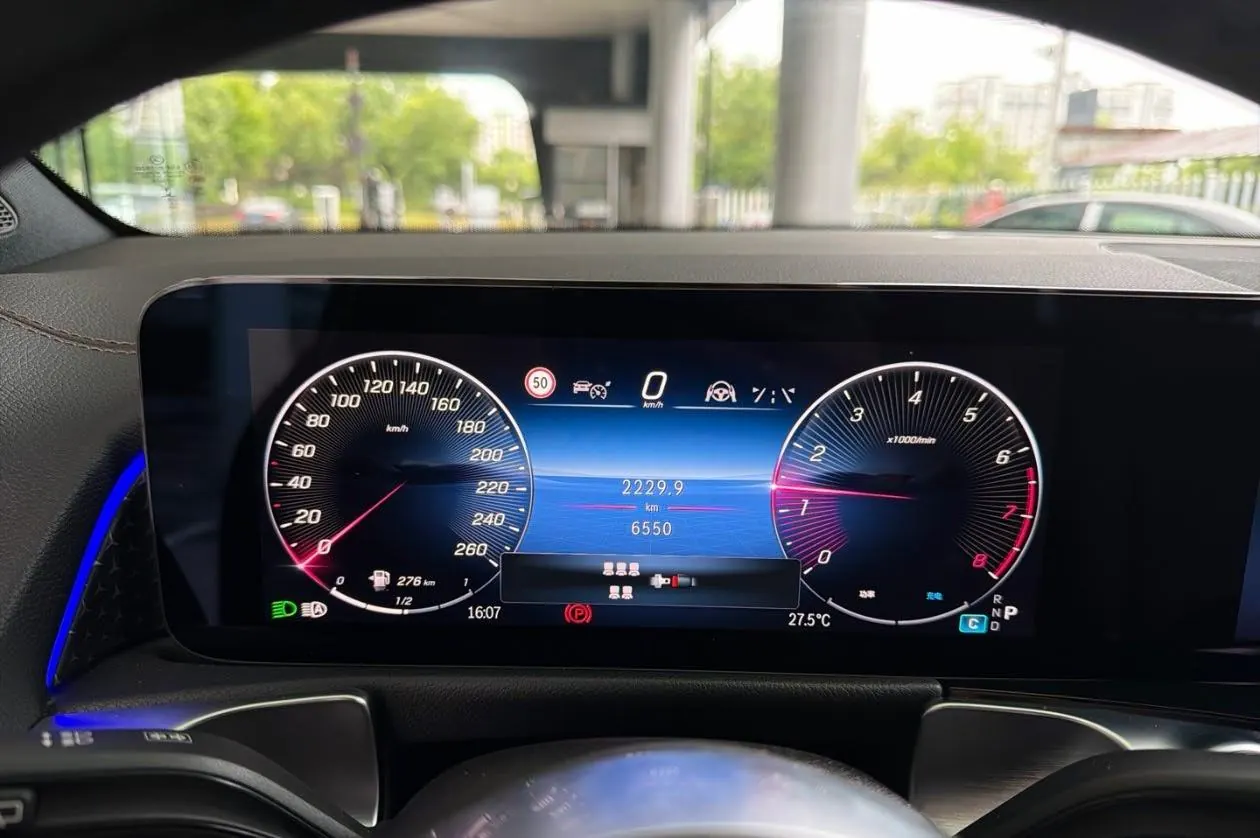Mercedes Benz 2025 GLB 220 48V 2.0T fashion automatic gear 10