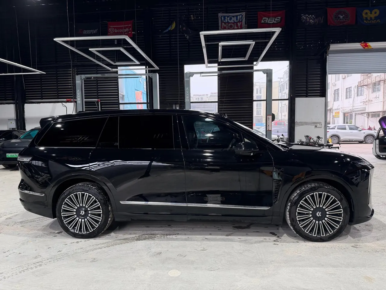 NIO 2026 ES8 6-seat executive deluxe automatic gear 6