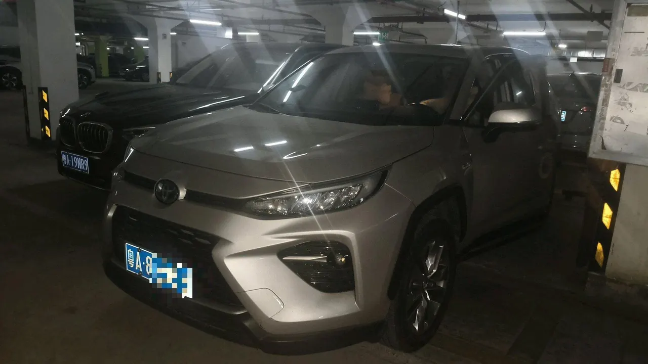 Toyota 2021 Weilanda Dual Engine 2.5 Stepless Four-wheel Drive Deluxe Automatic Gear - View 1