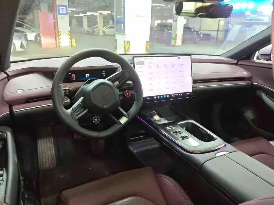MI 2024 SU 7 700km Rear Drive Long Endurance Smart Driving Edition Automatic Gear 5