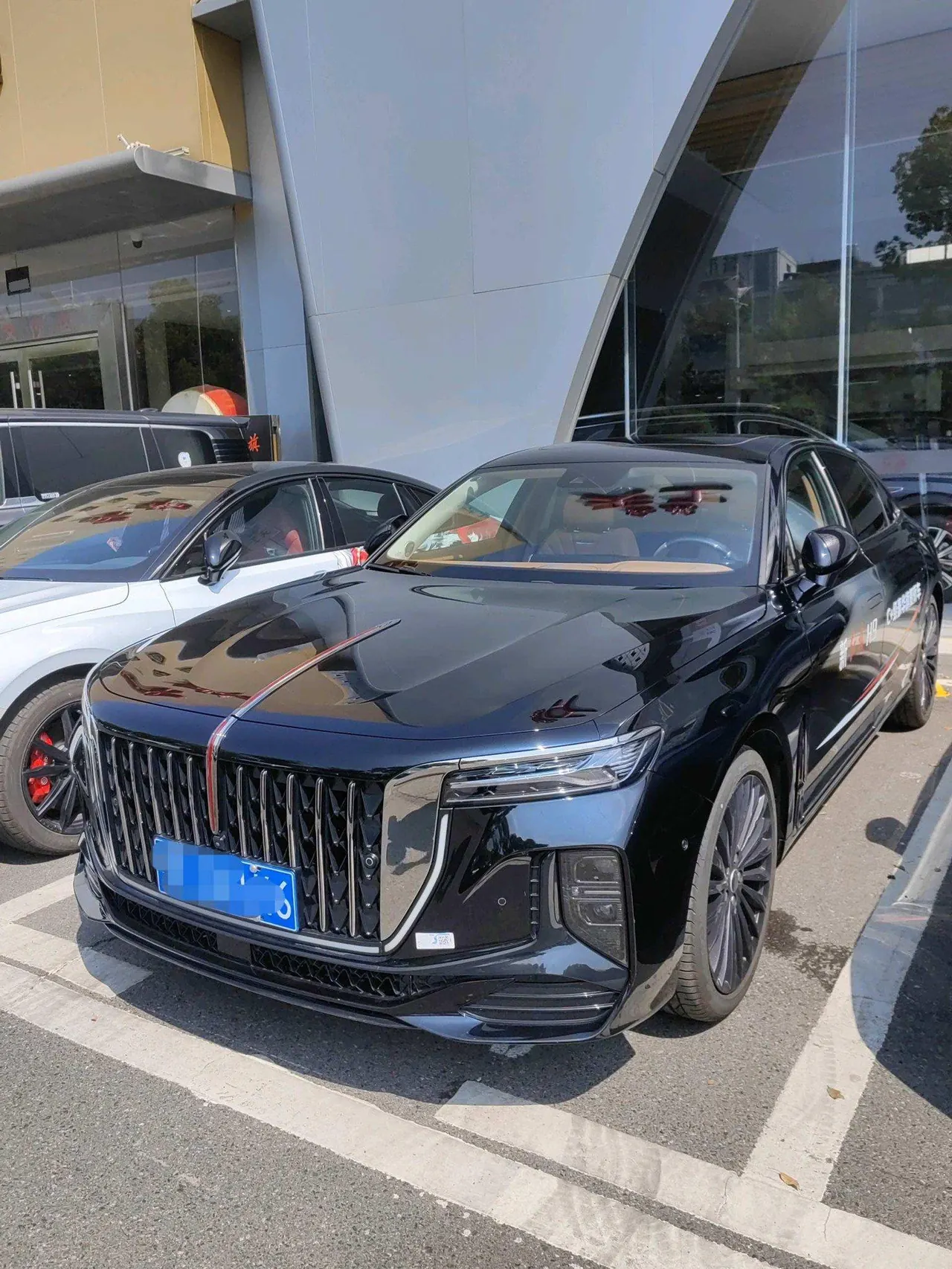 HongQi 2025 H9 48V 2.0T two-wheel drive flag smooth private fashion version 5 automatic gear - View 1