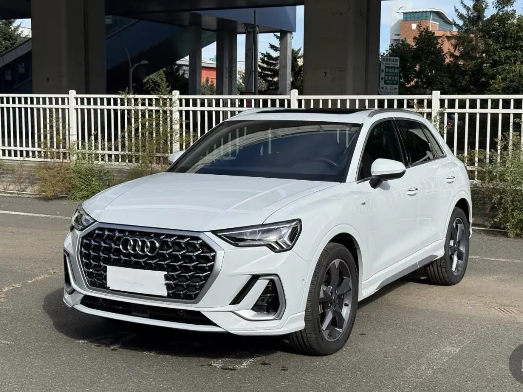Audi 2024 Q3 2.0TFSI 40TFSI Fashion Dynamic Automatic - View 1