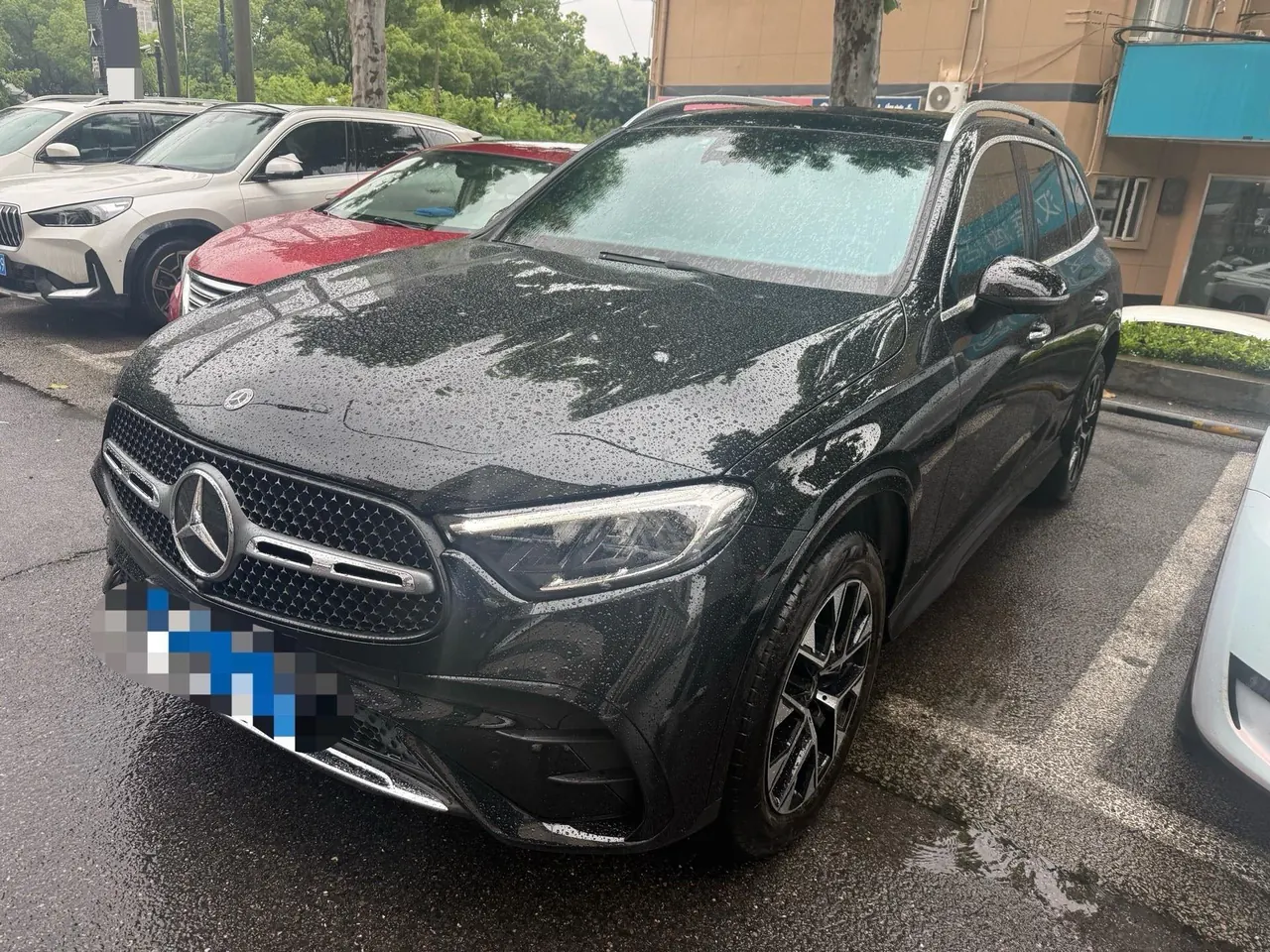 Mercedes Benz 2023 GLC 260 L 4MATIC 48V 2.0T Dynamic 5-seat Automatic Gear - View 1