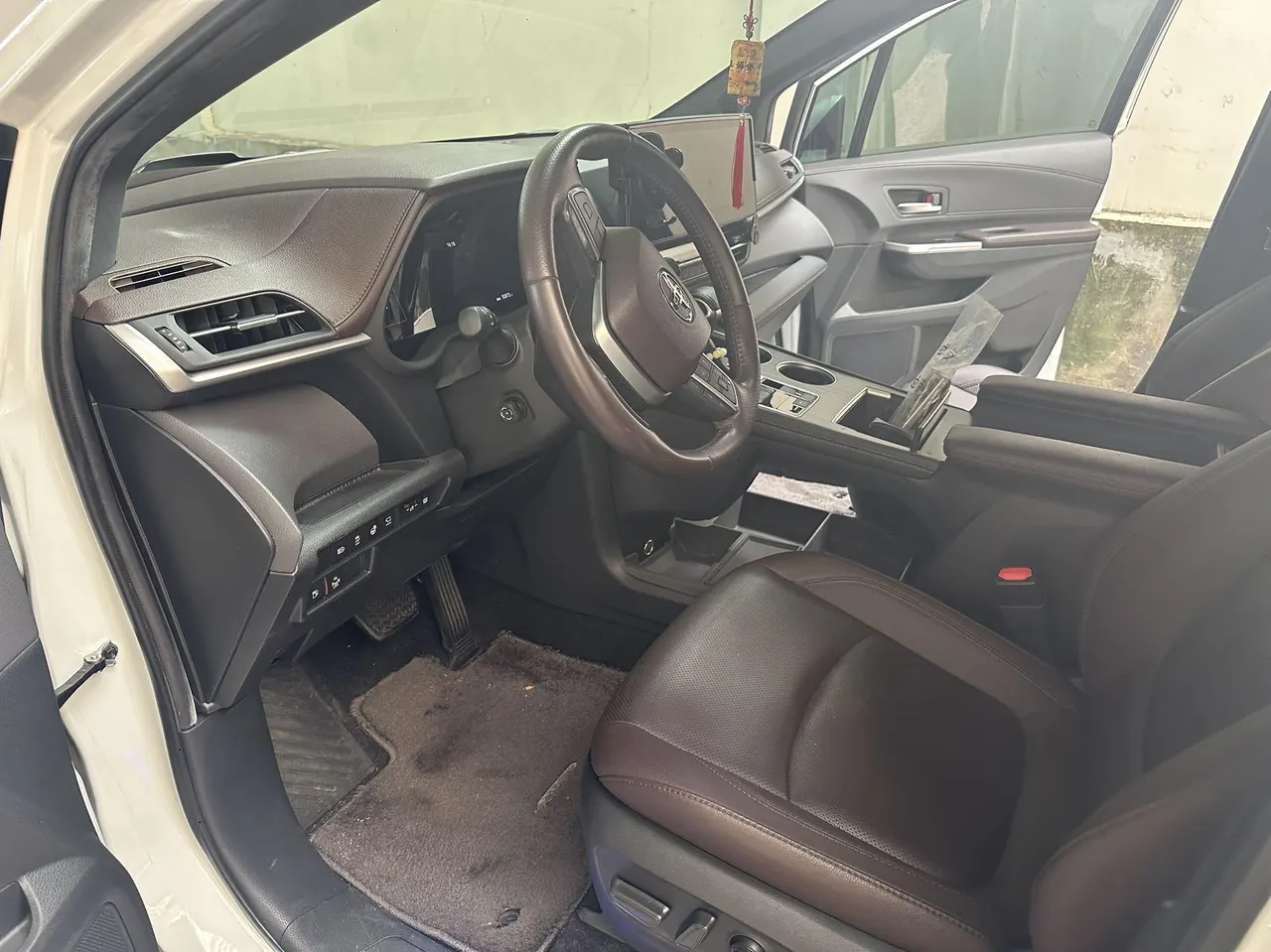 Toyota 2021 Sana 2.5 Stepless Platinum Edition Automatic Transmission 3