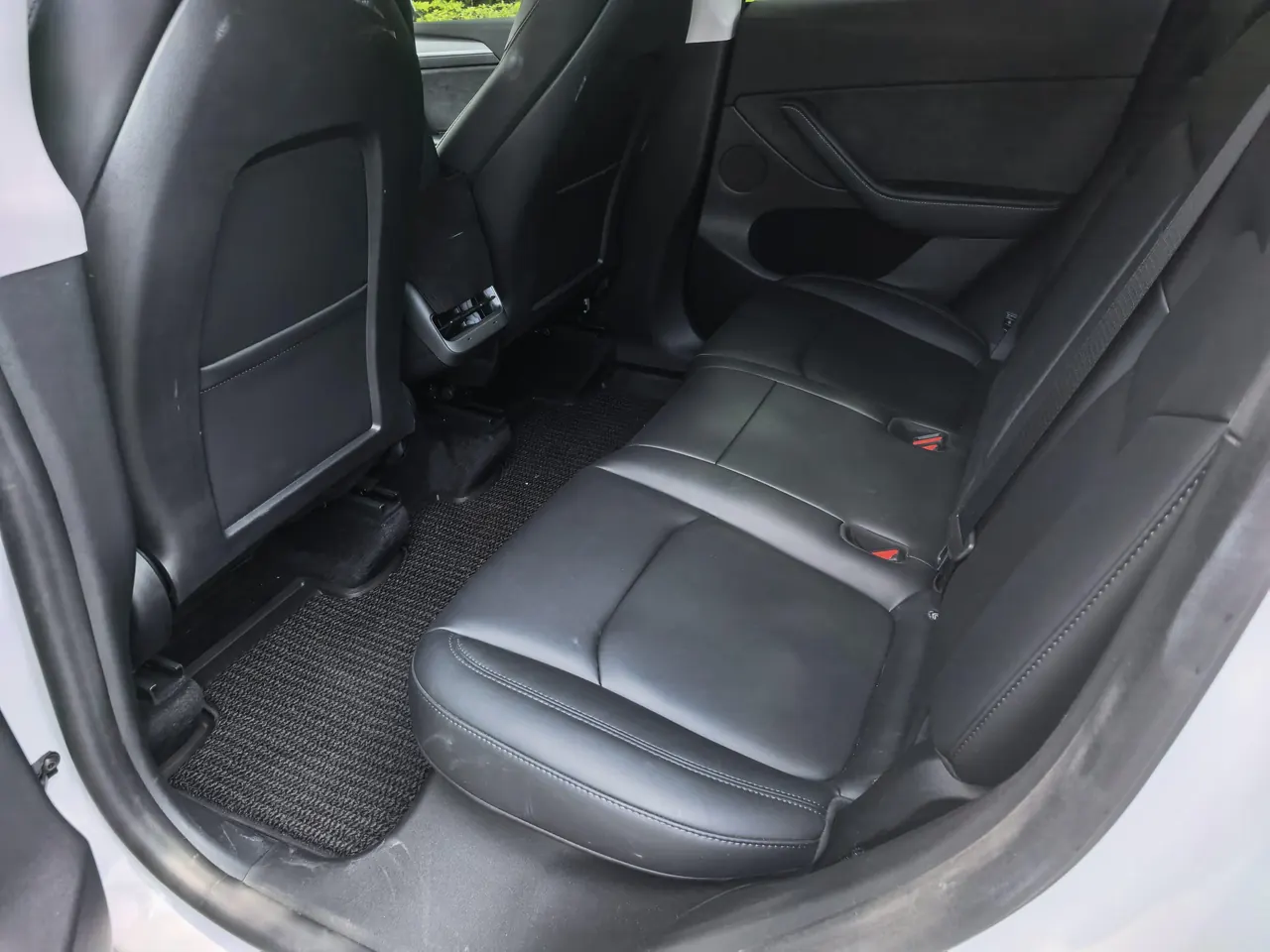 Tesla 2023 Model Y rear-wheel drive version automatic transmission 3