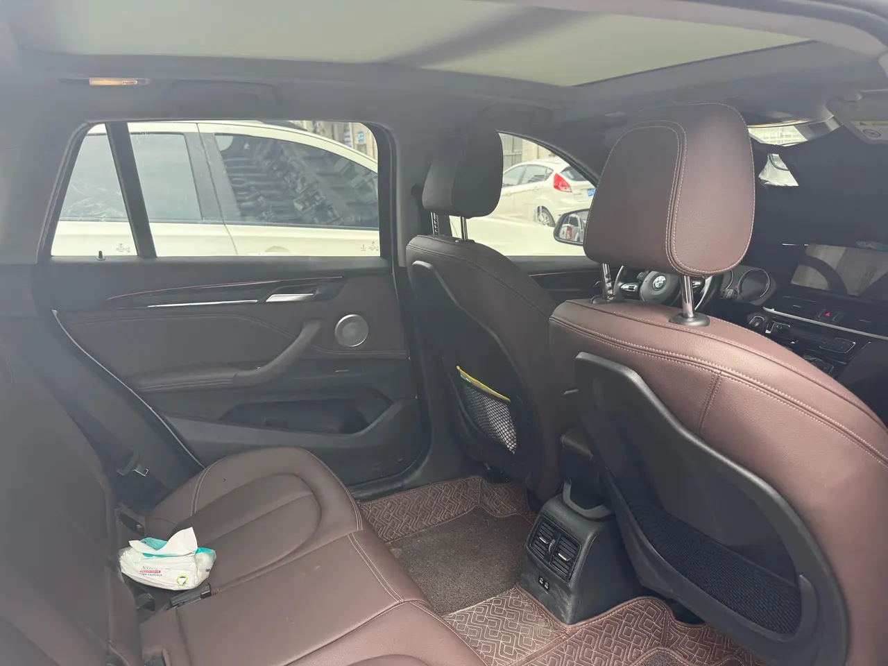 BMW 2022 X1 sDrive20Li 1.5T exclusive automatic gear 5