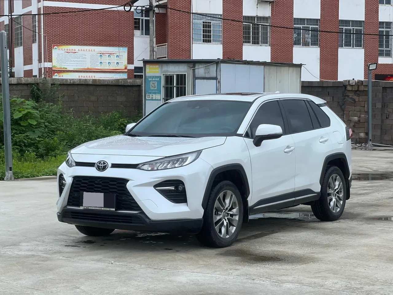Toyota 2022 Willanda 2.0 Stepless Two-Drive Luxury PLUS Edition Automatic Gear - View 1