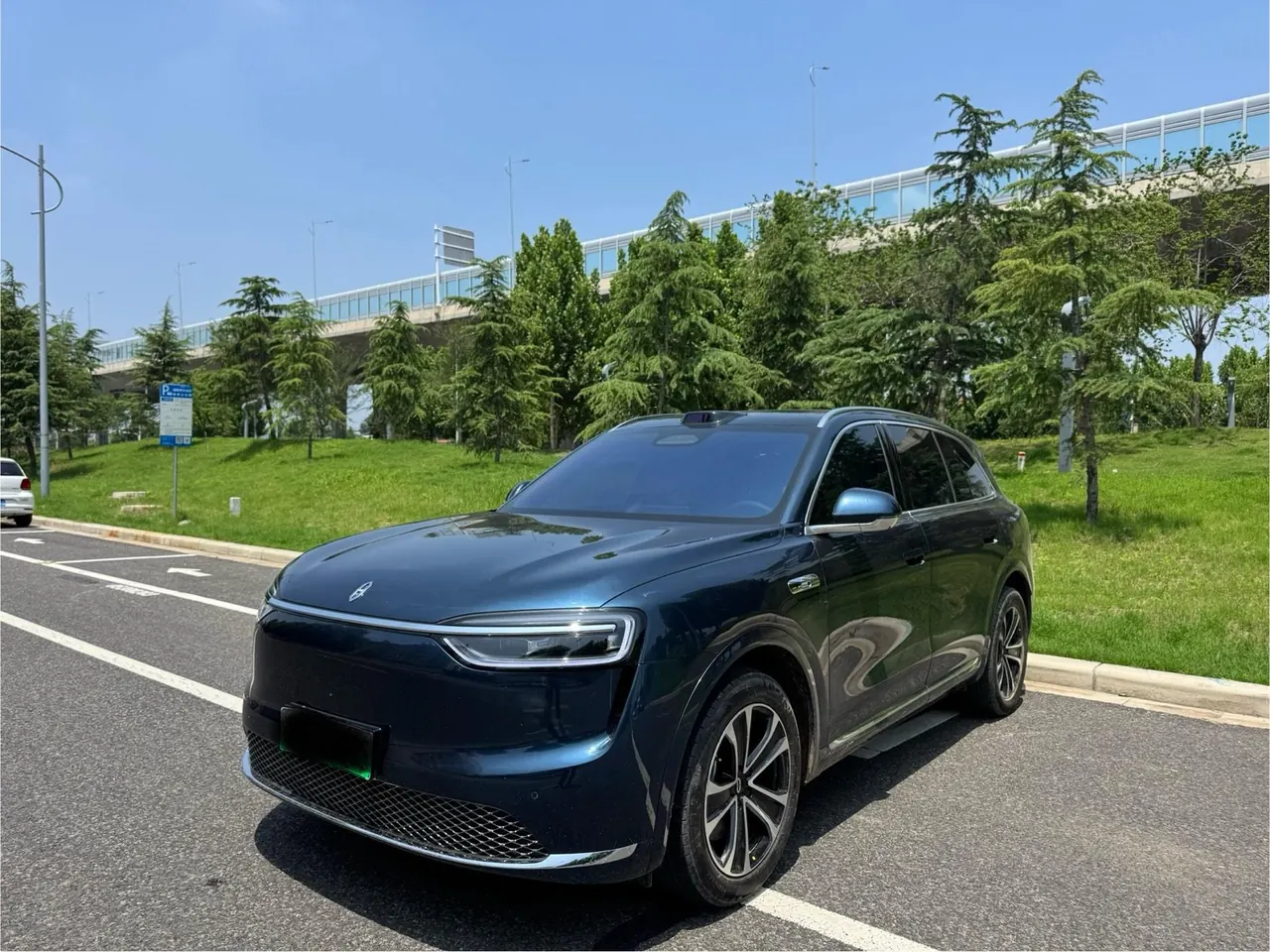 AITO 2026 AITO M7 Pure Electric Max Long Endurance Edition 6 (192-line Laser Radar) Automatic Gear - View 1