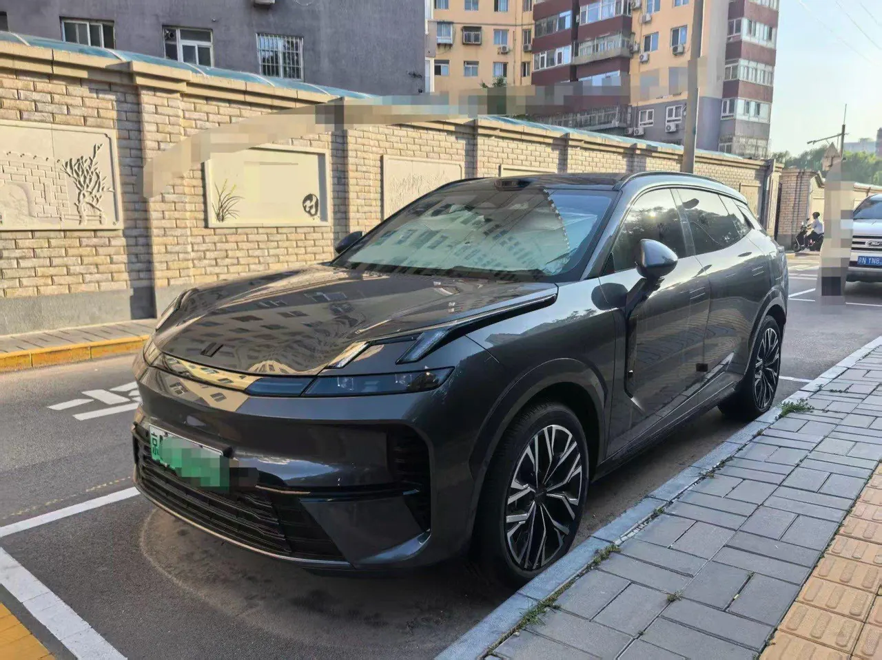 Open image lightbox: LYNK&CO 2026 LYNK&CO 08 EM-P 1.5T 210 Four-wheel Drive Performance Ultra H7 Automatic Gear