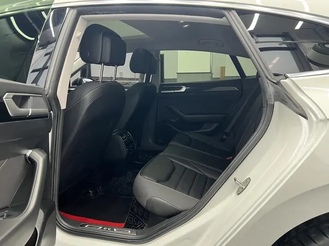 Volkswagen 2021 CC 2.0TSI 380TSI eye-catching automatic gear 8
