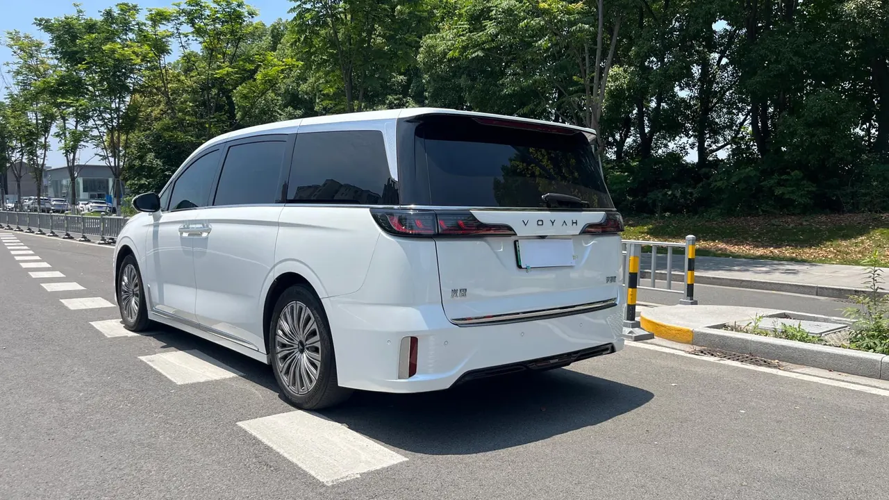 Voyah 2022 Dreamers 0 Carbon Edition Dream Smart Enjoying Pack Automatic Gear 7