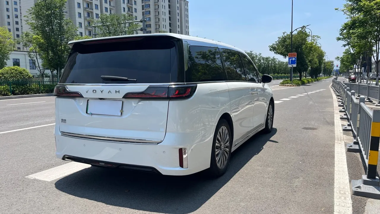 Voyah 2022 Dreamers 0 Carbon Edition Dream Smart Enjoying Pack Automatic Gear 8