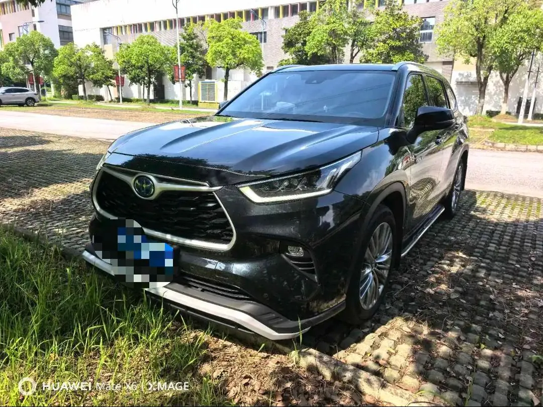 Открыть галерею: Toyota 2022 Highlander Dual Engine 2.5 Stepless Four-wheel Drive Premium Edition 7-seat Automatic Gear