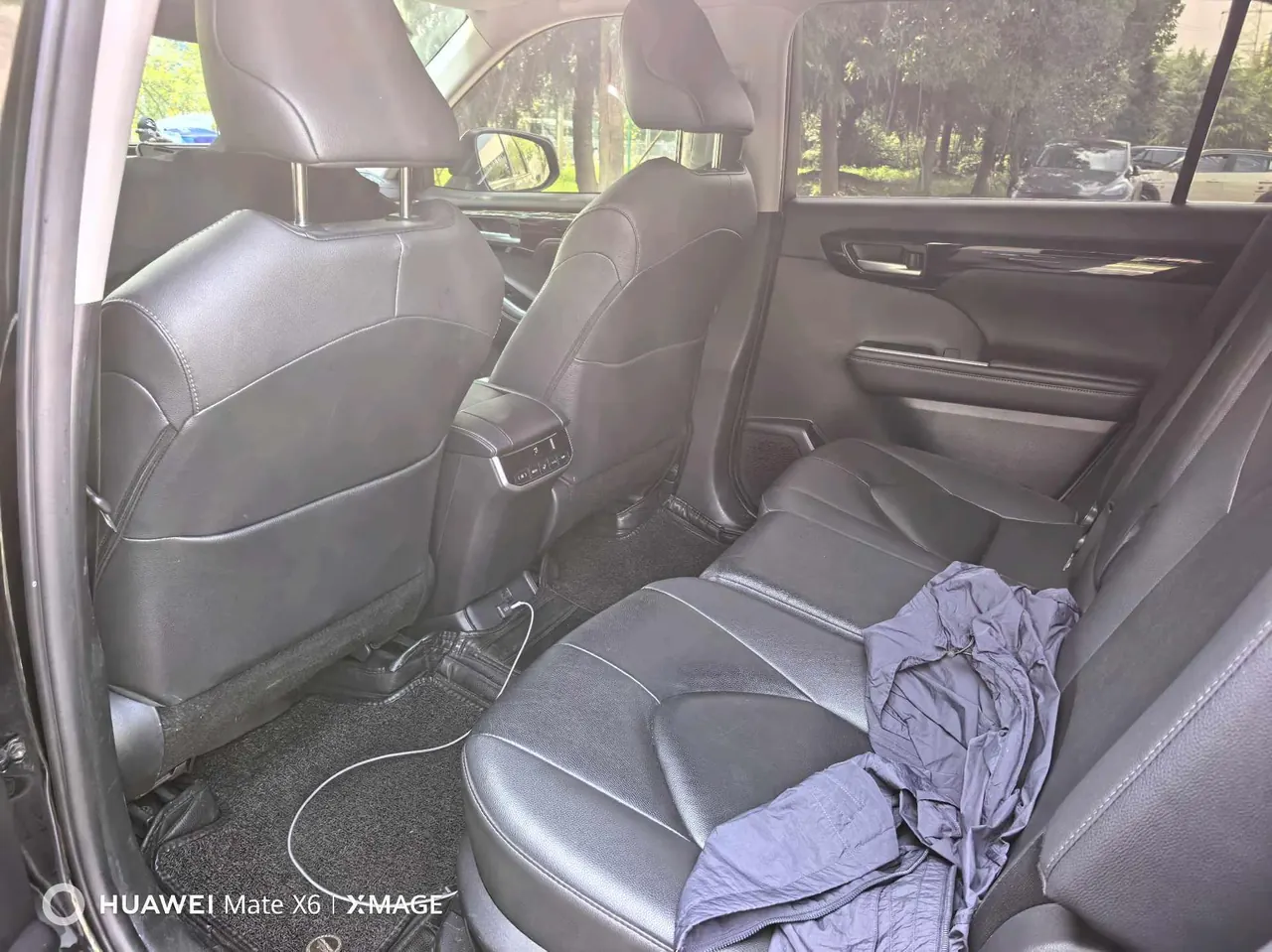 Toyota 2022 Highlander Dual Engine 2.5 Stepless Four-wheel Drive Premium Edition 7-seat Automatic Gear 6