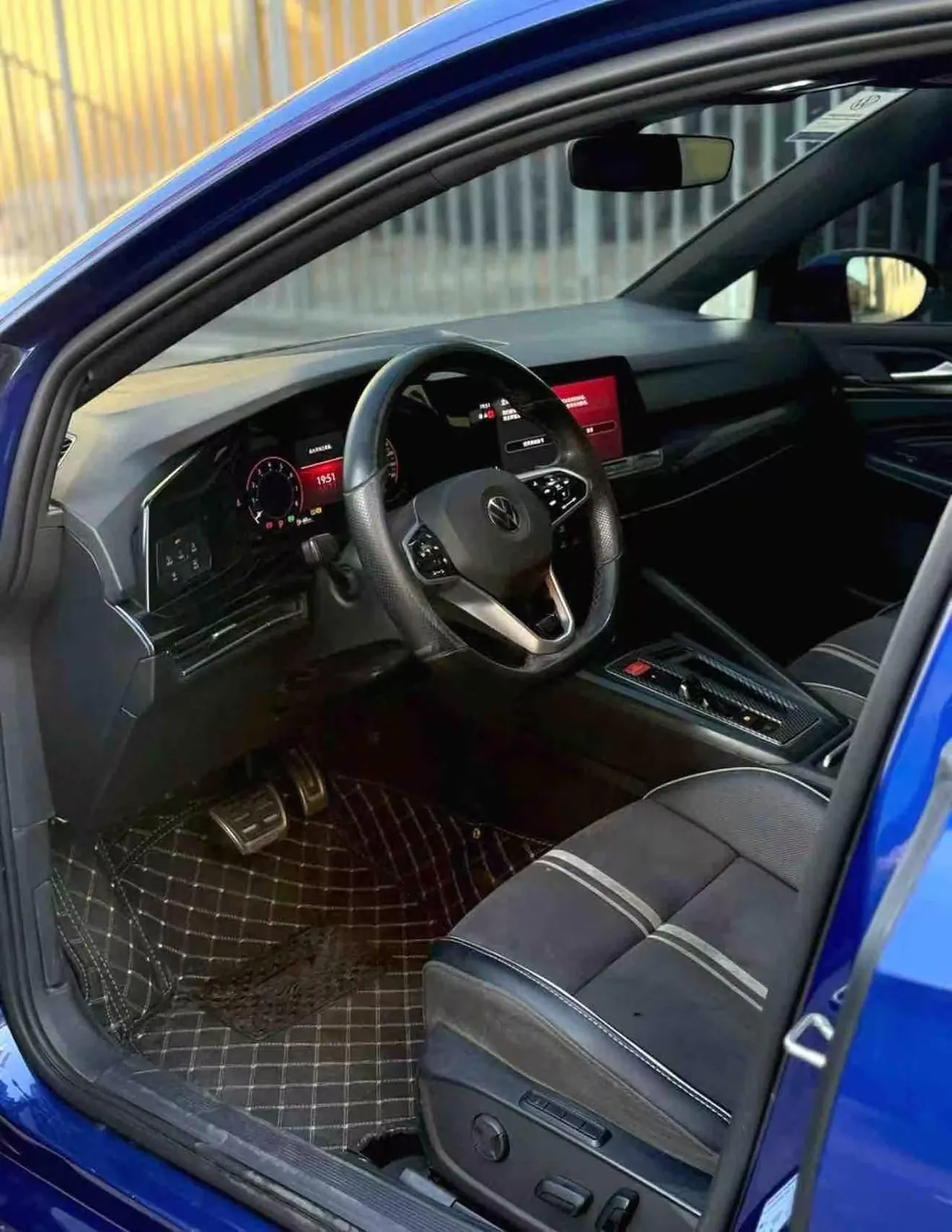 Volkswagen 2021 Golf 8 R-Line 1.4TSI 280TSI Automatic 4