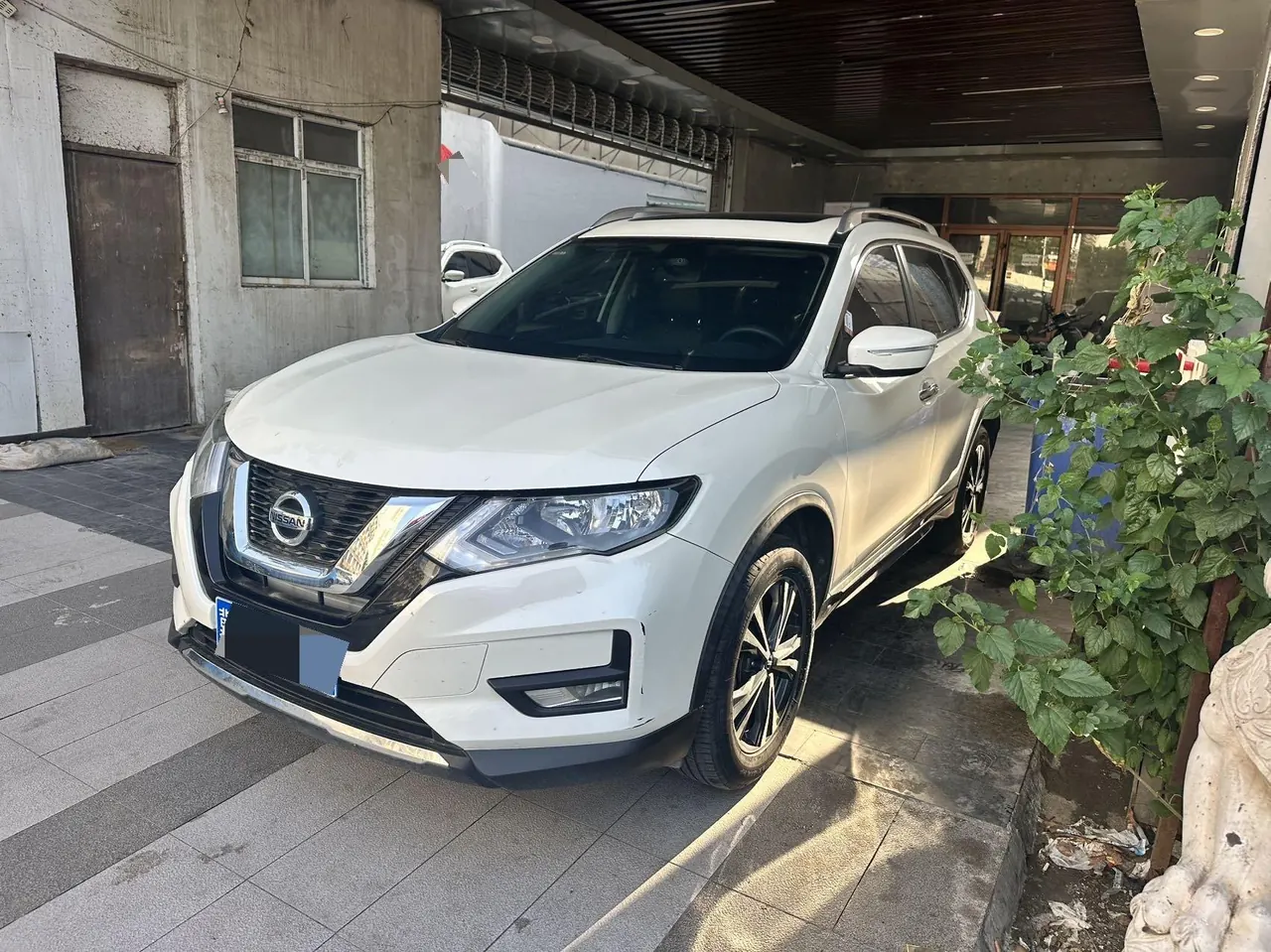Nissan 2021 Qijun 2.5 Stepless XL Four-wheel Drive Smart Union Leading Edition Automatic Gear - View 1