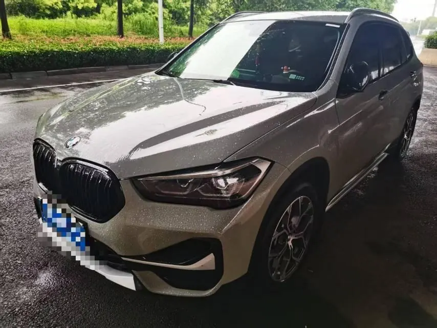 BMW 2022 X1 sDrive20Li 1.5T fashion automatic gear - View 1
