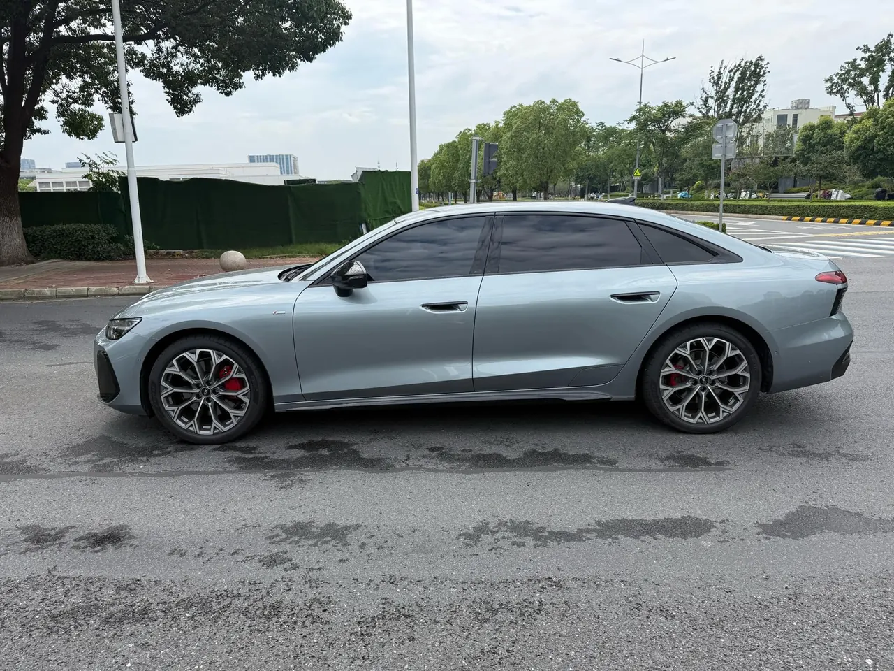 Audi 2026 A6L 2.0T Quattro Enjoy Dynamic Automatic 6