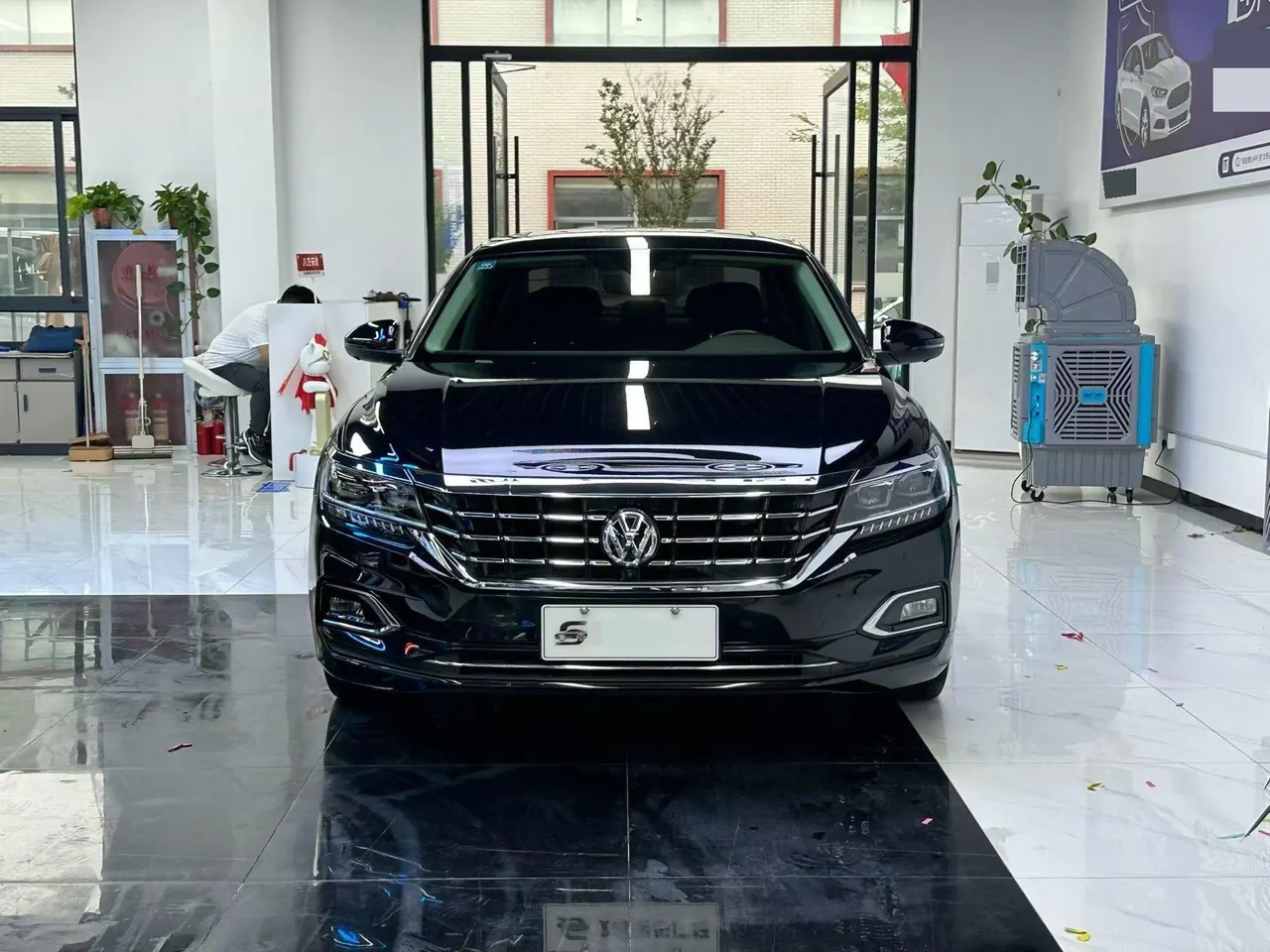 Volkswagen 2020 Passat 2.0TSI 330TSI Premium Edition Automatic Gear 2