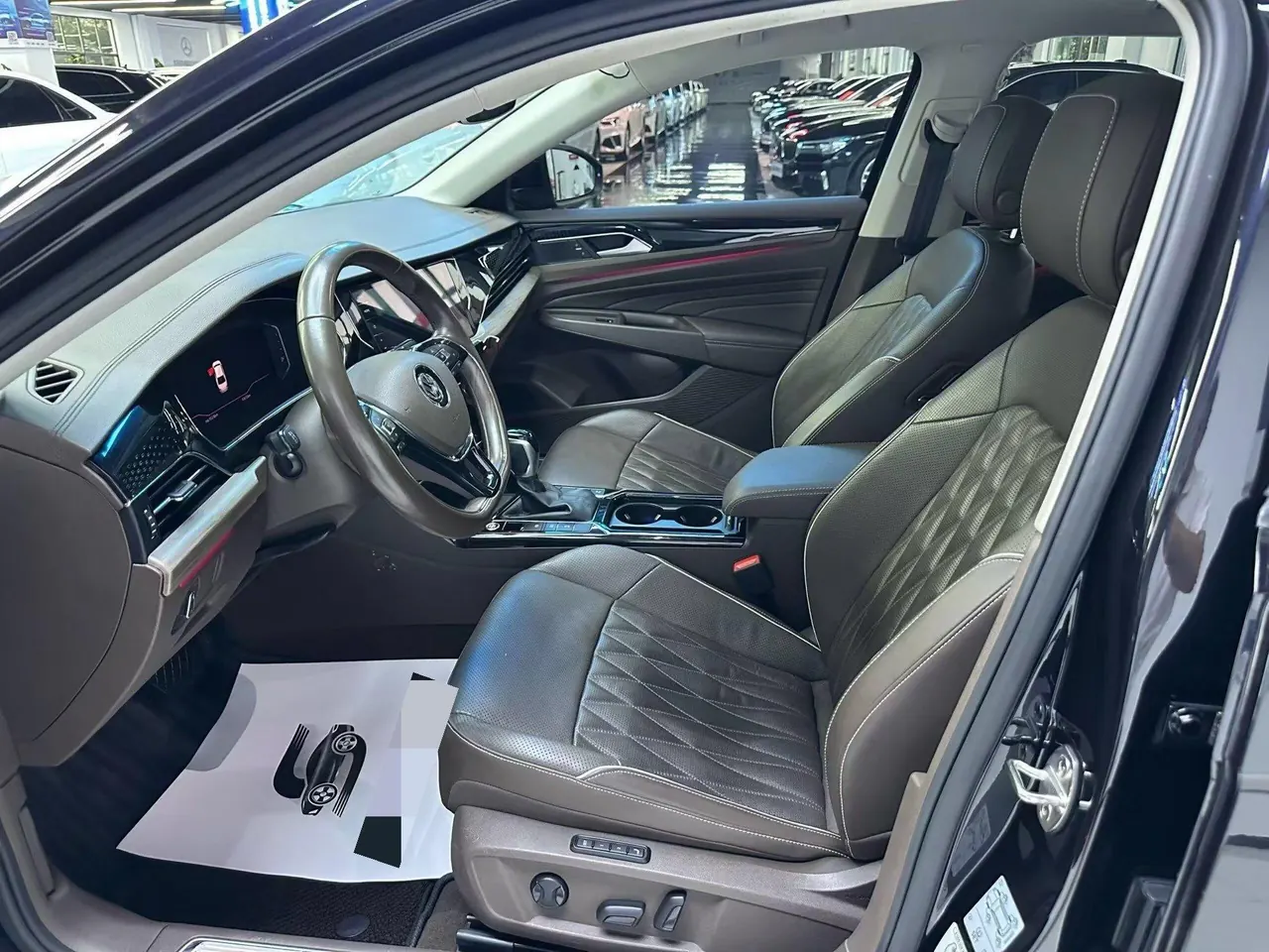 Volkswagen 2020 Passat 2.0TSI 330TSI Premium Edition Automatic Gear 4