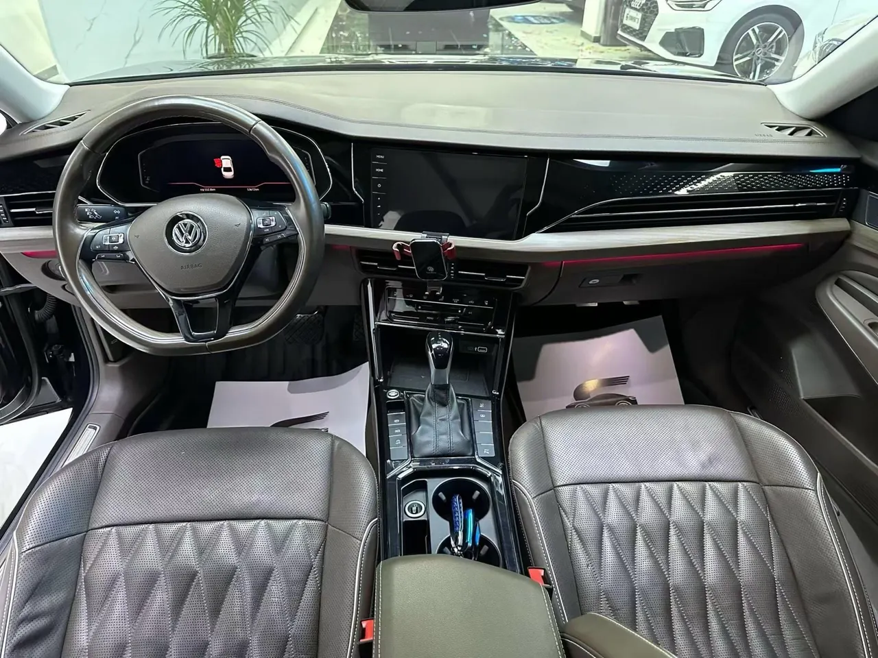 Volkswagen 2020 Passat 2.0TSI 330TSI Premium Edition Automatic Gear 6