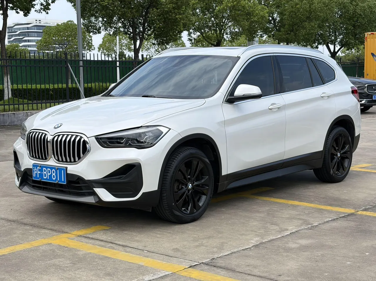 BMW 2021 X1 sDrive20Li 1.5T fashion automatic gear - View 1